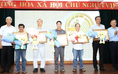 TP. HCM khen thưởng 5 người cứu nạn nhân vụ tai nạn liên hoàn ở cầu Phú Mỹ