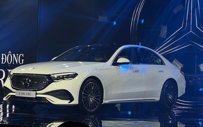 Mercedes-Benz E-Class 2025 chốt giá từ 2,449 tỷ đồng, điểm nhấn màn hình và ADAS