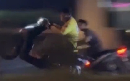 Hà Nội: Bắt giam nhóm "trẻ trâu" rú ga bốc đầu xe máy náo loạn trong đêm