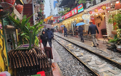 Hành lang đường sắt qua 5 phường ở Hà Nội uy hiếp an toàn chạy tàu