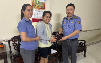 Tổ tàu trao trả khách số tài sản trị giá hơn 22 triệu đồng bỏ quên