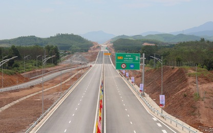 Thông xe kỹ thuật cao tốc Bùng - Vạn Ninh kết nối liên vùng Bắc Trung Bộ