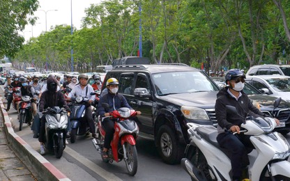 Ùn tắc giao thông tại các cửa ngõ TP.HCM