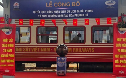 Khai trương đoàn tàu VIP mang tên Hoa Phượng Đỏ