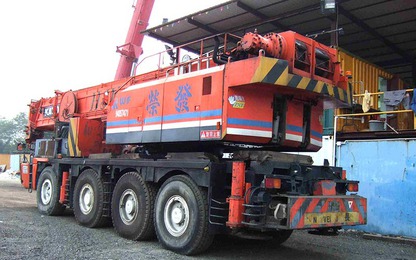 Máy xây dựng ở Việt Nam chủ yếu hàng cũ, chất lượng còn bị đặt dấu hỏi?