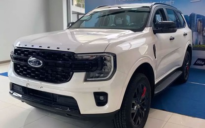 Ảnh thực tế Ford Everest Sport bản đặc biệt tại đại lý