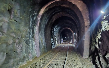 Đưa vào hoạt động công trình điện năng lượng mặt trời tại hầm đường sắt Đèo Cả