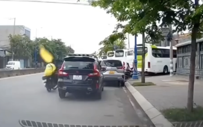 Tài xế ô tô mở cửa gây tai nạn còn đòi bồi thường 3 triệu liệu có đúng?