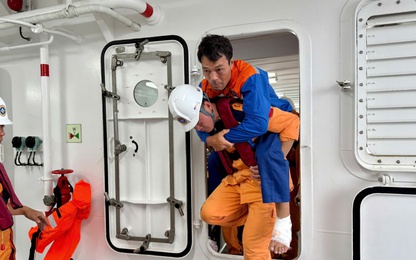 Toàn bộ thuyền viên tàu Công Thành 07 được đưa về bờ an toàn