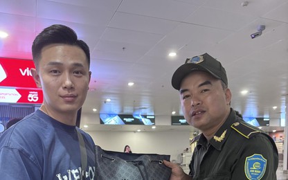 Ly kỳ hành trình tìm chiếc ba lô có 365 triệu đồng khách bỏ quên ở sân bay Nội Bài