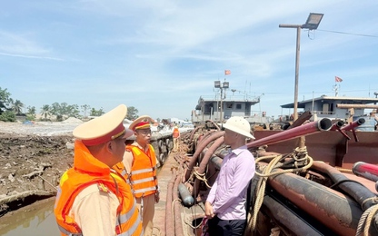 Công an Hải Phòng ra quân xử lý tình trạng khai thác, vận chuyển cát, sỏi trái phép