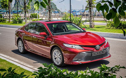 Tác hại nhãn tiền khi đỗ ô tô dưới trời nắng lâu ngày