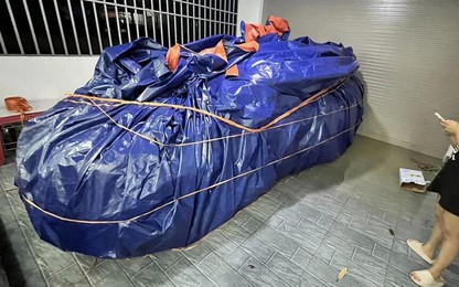 Mưa lớn kéo dài, làm sao để ô tô không bị ngập nước?