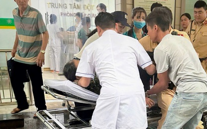 Video CSGT Hà Nội mở đường cho xe đưa người phụ nữ bị đột quỵ đến bệnh viện