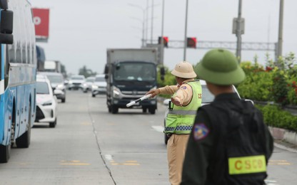 CSGT phân luồng, hạn chế phương tiện đi vào Hà Nội phục vụ đại lễ A80