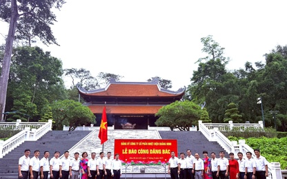 Hành trình "Về nguồn" đầy ý nghĩa của Đảng ủy Công ty cổ phần Nhiệt điện Quảng Ninh