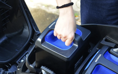 Pin tháo rời đang là xu hướng mới của xe máy điện