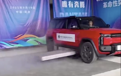 Ô tô điện Trung Quốc tự phóng pin, tiềm ẩn nguy cơ mất an toàn cho người đi đường