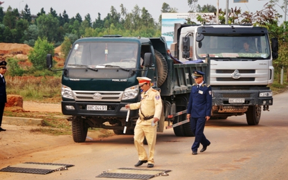 Vĩnh Phúc quyết liệt tăng cường cao điểm kiểm soát tải trọng xe