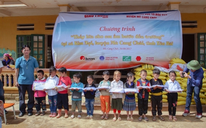 Tình người sau lũ