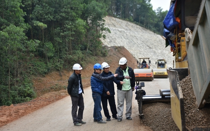 Sức xuân trên công trường Chợ Mới - Chợ Chu