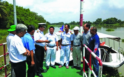 Cảng vụ ĐTNĐ KV III:Tăng cường quản lý phương tiện quá tải tại cảng, bến