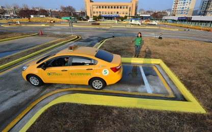 Người nước ngoài ở Hàn Quốc lấy bằng lái xe như thế nào?