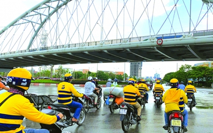 Những “chú ong vàng” cần mẫn xây dựng văn hóa an toàn giao thông