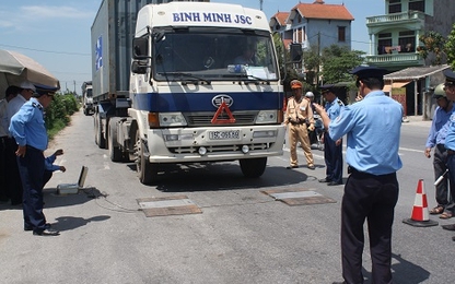 Đồng Nai: Kiểm tra 4 nhà xe chở quá tải theo phản ánh của dân