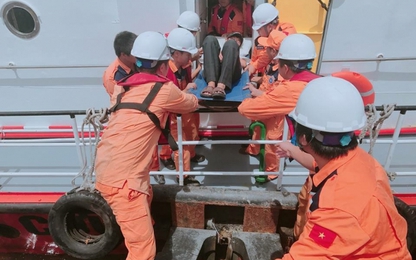 Cứu nạn kịp thời 10 thuyền viên bị ngộ độc trên biển