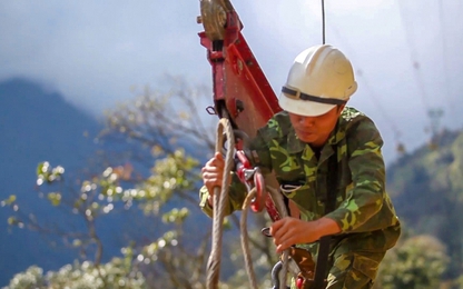 Tuyến cáp treo mẹ con và hành trình dị thường “bắc cầu” qua thung lũng