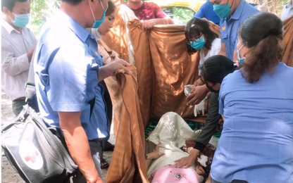 Tổ tàu SE8 kịp thời hỗ trợ hành khách sinh con