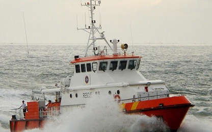 Cứu 11 thuyền viên gặp nạn trên biển Thừa Thiên- Huế