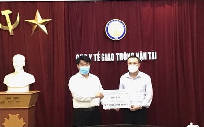 Trao hơn 80 triệu cho các nhân viên y tế ngành GTVT là F1, F2