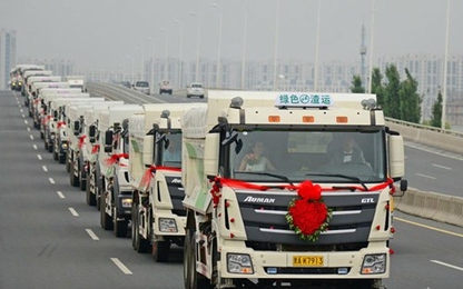 Độc đáo màn đón dâu bằng 36 chiếc xe tải
