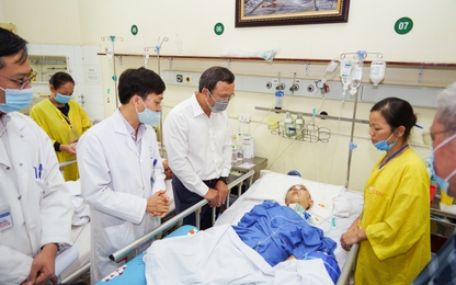 Ủy ban ATGT Quốc gia thăm hỏi nạn nhân TNGT tại bệnh viện Việt Đức