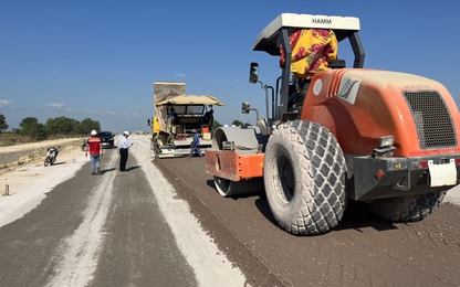 Nhà thầu yếu kém khiến hai dự án cao tốc Bắc-Nam chậm tiến độ