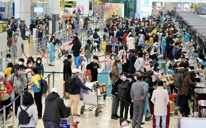Hôm nay, hàng trăm nghìn người đổ về sân bay Nội Bài, Tân Sơn Nhất