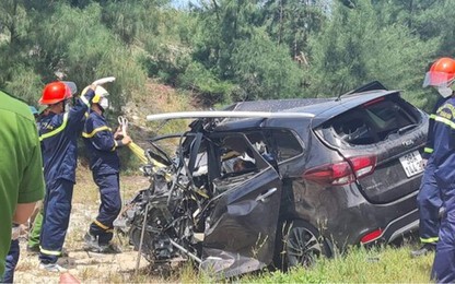 Truy nhanh dữ liệu ôtô đâm va ở Quảng Bình làm 2 người chết