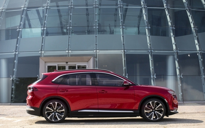 VinFast VF 8 và VF 9 được hỗ trợ kiểm soát tốc độ thông minh