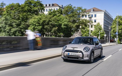 MINI Cooper SE được chuyển đổi đặc biệt dành cho người khuyết tật