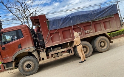 Thanh Hóa: “Nóng” vi phạm quá tải trọng, không đội mũ bảo hiểm