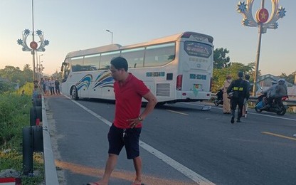 Quảng Nam: Tai nạn giữa xe khách và ô tô con, 4 người bị thương