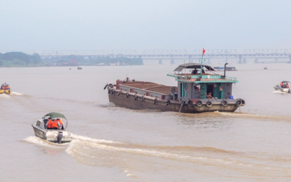 Cảng vụ ĐTNĐ khu vực II: Vượt khó đảm bảo an toàn cảng, bến