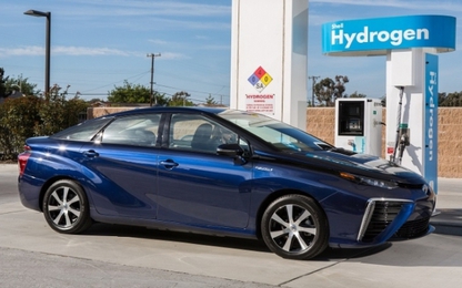 Toyota ra mắt mẫu xe điện mới, cạnh tranh trực tiếp với Tesla