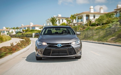 Tháng 7: Toyota Camry dẫn đầu, Hyundai Sonata có bước nhảy vọt