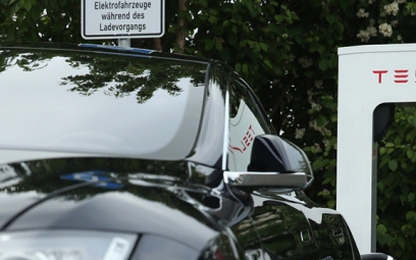 Tesla cam kết tìm kiếm phương pháp gia tăng khoảng cách di chuyển của xe