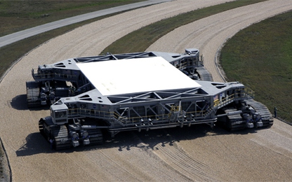 Xe bánh xích lớn nhất thế giới