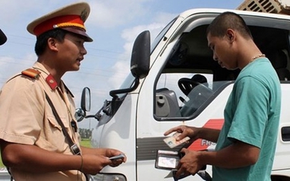 CSGT dừng xe kiểm tra, xử lý vi phạm khi nào?