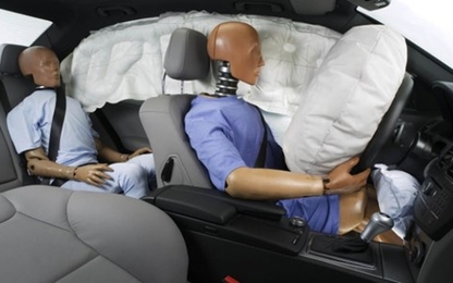 Khi nào túi khí ô tô bung?